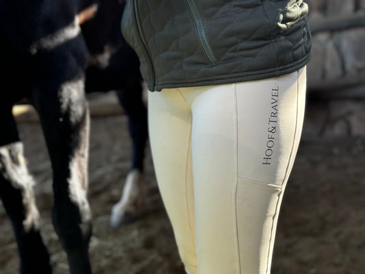 Reithose mit Handytasche in beige, veganer Lederbesatz oder Grip | Hoof & Travel