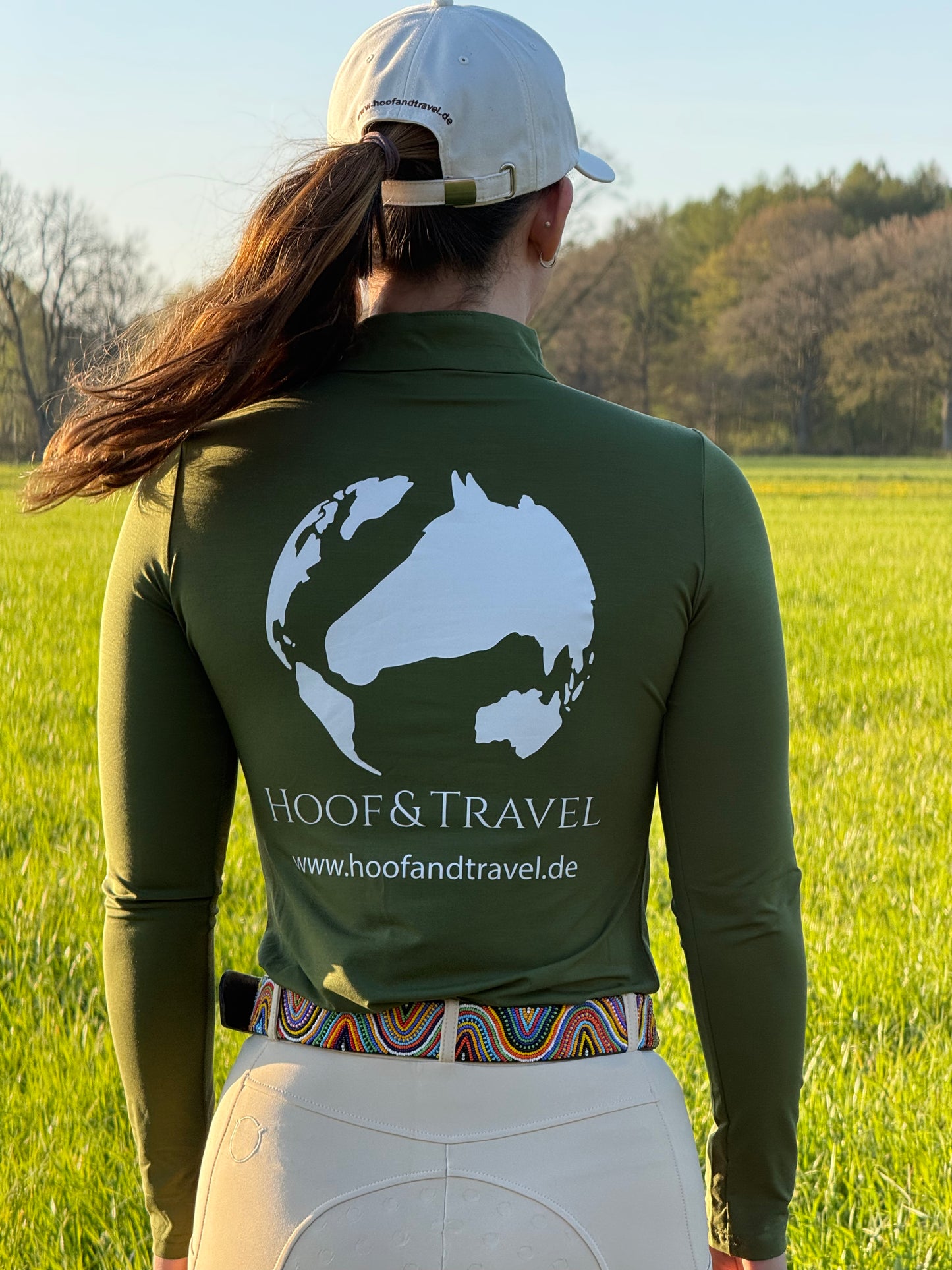 Glücksfunktionsshirt für Marmeladenglasmomente in Safari Green | Hoof & Travel
