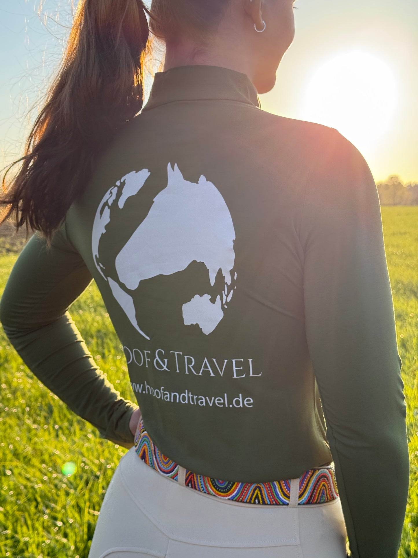 Glücksfunktionsshirt für Marmeladenglasmomente in Safari Green | Hoof & Travel